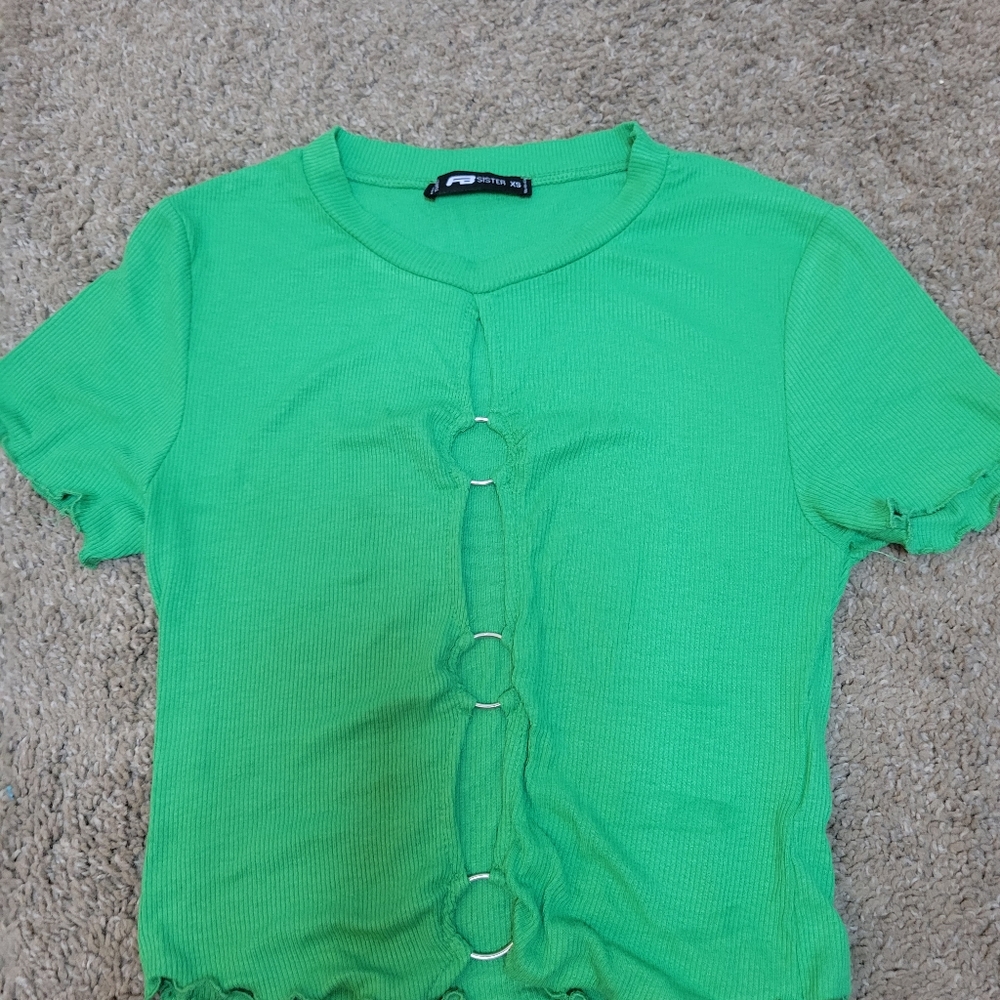 Fbsister x-small green tee and No Boundaries x-small black tee